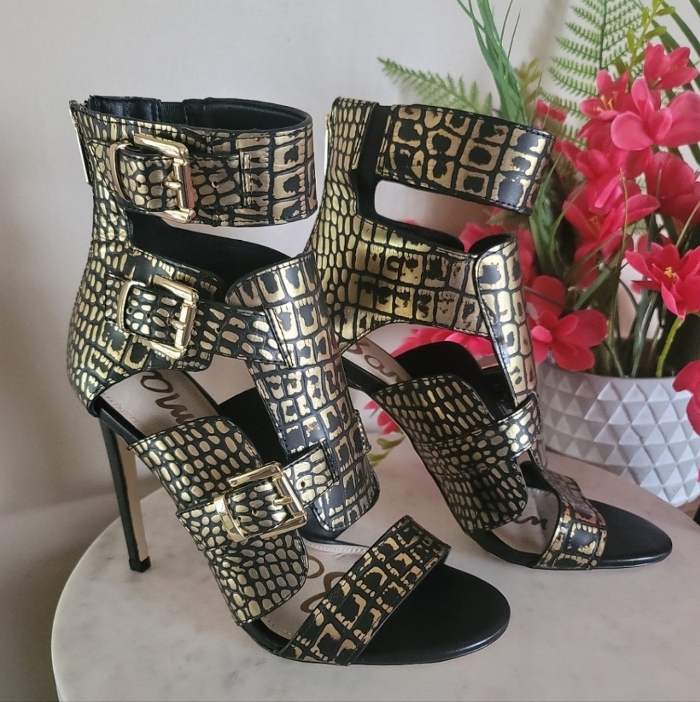Sam Edelman gold buckled gladiators with back zipper. Size 8. NWOT